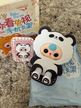 Baby Three Panda Phone/Tablet Holder — Cute White & Black Kids Stand